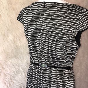Anne Klein Dresses - Anne Klein striped dress 👗 Anne Klein Dresses - Anne Klein striped dress 👗